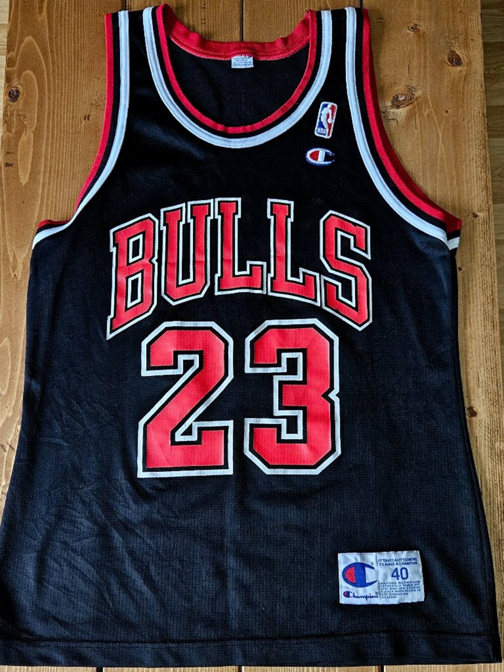 Vintage 90s Champion Chicago Bulls 23 Jordan Black Jersey - Size 40 (Medium)
